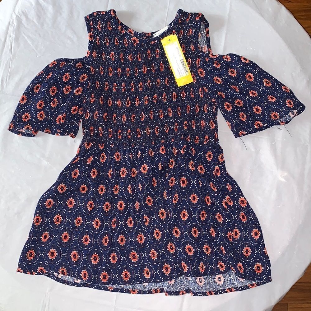 NWT Smocked Cold Shoulder Top. Size Small